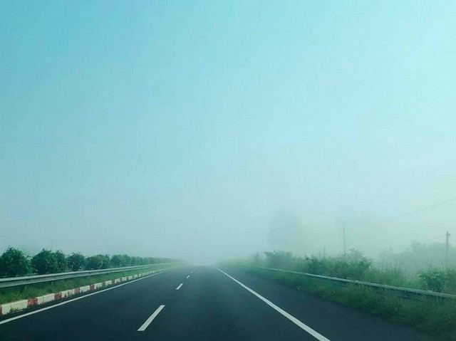 Sương mù dày đặc xuất hiện trên cao tốc TP.HCM - Long Thành - Dầu Giây - Ảnh 5.