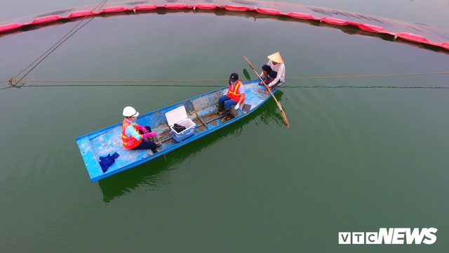 Cận cảnh quá trình xử lý bùn nhiễm dầu thải trên kênh dẫn nước Sông Đà - Ảnh 5.