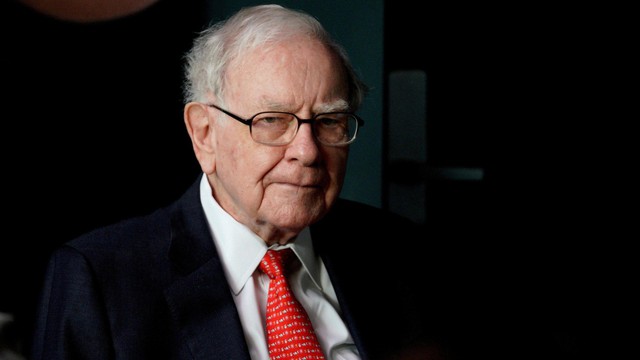 3 khác biệt lớn giữa ông chủ SoftBank và huyền thoại đầu tư Warren Buffett - Ảnh 1.