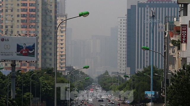 Hà Nội lại chìm trong ô nhiễm, khuyến cáo người dân hạn chế ra đường - Ảnh 10.