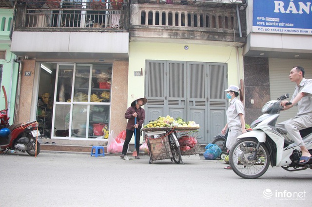 Người mua, kẻ bán tấp nập trở lại trên con ngõ nhỏ cạnh Nhà máy Rạng Đông - Ảnh 12.