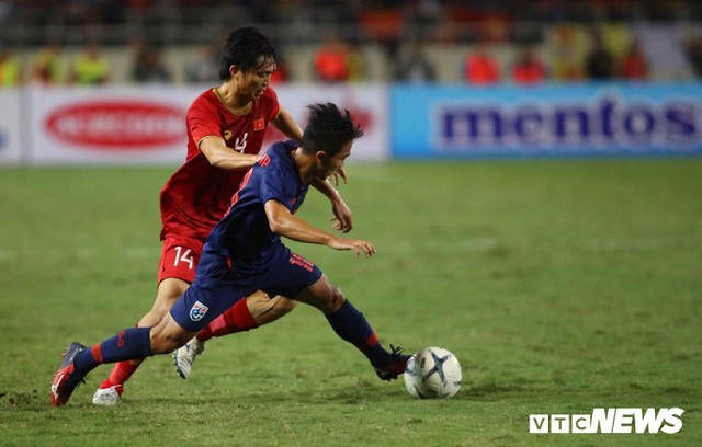 Trọng tài từ chối bàn thắng, tuyển Việt Nam bị Thái Lan cầm hoà - Ảnh 1.