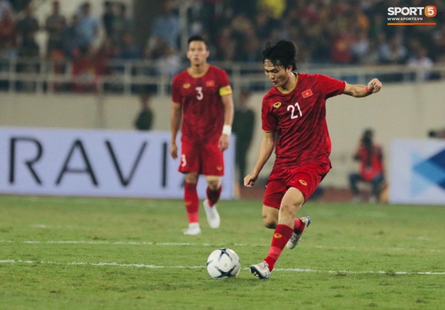 Bật mí chiêu đổi số áo gây sốt của tuyển Việt Nam trước giờ đấu Thái Lan - Ảnh 4.