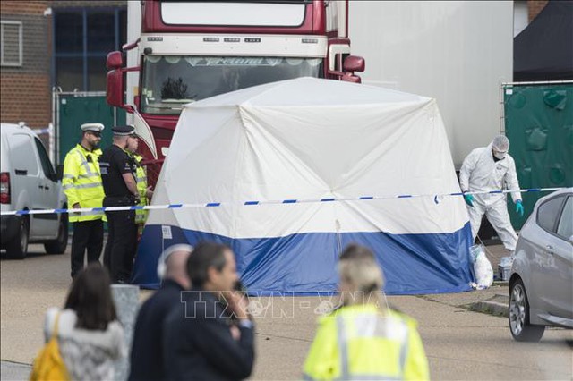 Vụ 39 thi thể trong xe tải ở Anh: Truy tố một tài xế người Bắc Ireland - Ảnh 1.