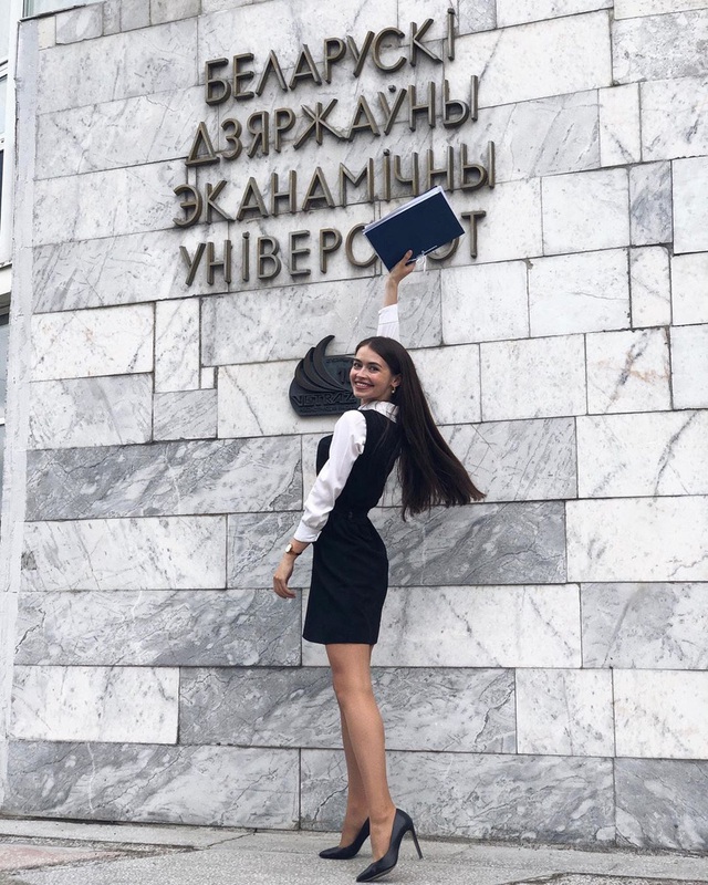 Nhan sắc đỉnh cao của nữ nghị sĩ trẻ nhất quốc hội Belarus: Từng lọt vào top 5 Miss World 2018, đã đẹp lại có thành tích học tập khủng! - Ảnh 1.