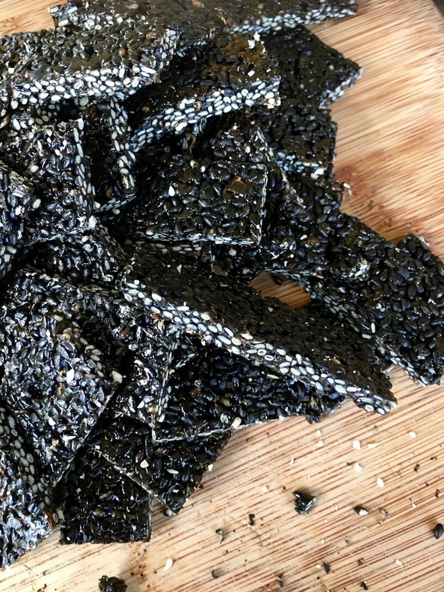  Hạt vừng đen: loại hạt bé xíu nhưng có võ mà nhà nào cũng có hóa ra lại bổ dưỡng hơn cả một thang thuốc bổ - Ảnh 5.