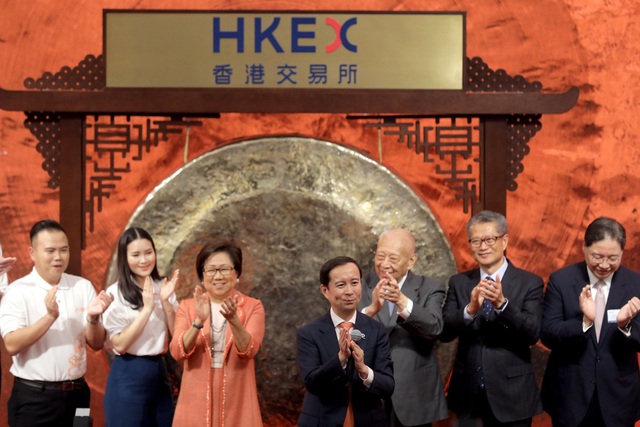 Mơ ước về quê của Jack Ma trở thành hiện thực, cổ phiếu Alibaba tăng vọt trong những giờ giao dịch đầu tiên tại Hồng Kông - Ảnh 1.
