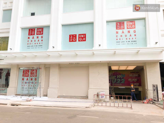 HOT: Store Uniqlo Việt Nam chính thức tháo bỏ phông bạt, hé lộ không gian ấn tượng bên trong do KTS Võ Trọng Nghĩa thiết kế - Ảnh 3.