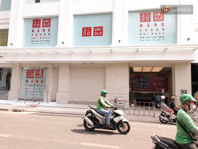 HOT: Store Uniqlo Việt Nam chính thức tháo bỏ phông bạt, hé lộ không gian ấn tượng bên trong do KTS Võ Trọng Nghĩa thiết kế - Ảnh 4.