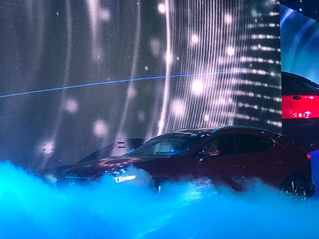 Mazda 3 thế hệ mới chính thức ra mắt giá cao nhất 939 triệu đồng - Ảnh 1.