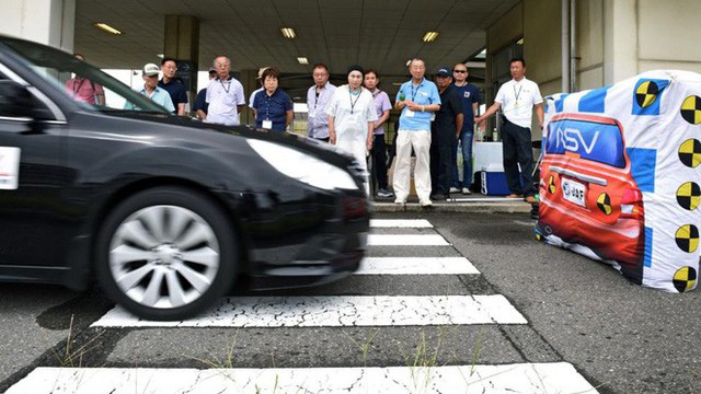 Câu chuyện về những tài xế lão niên của Nhật Bản: 70 tuổi vẫn trên từng cây số, cấm cũng dở mà để yên cũng không xong - Ảnh 4.