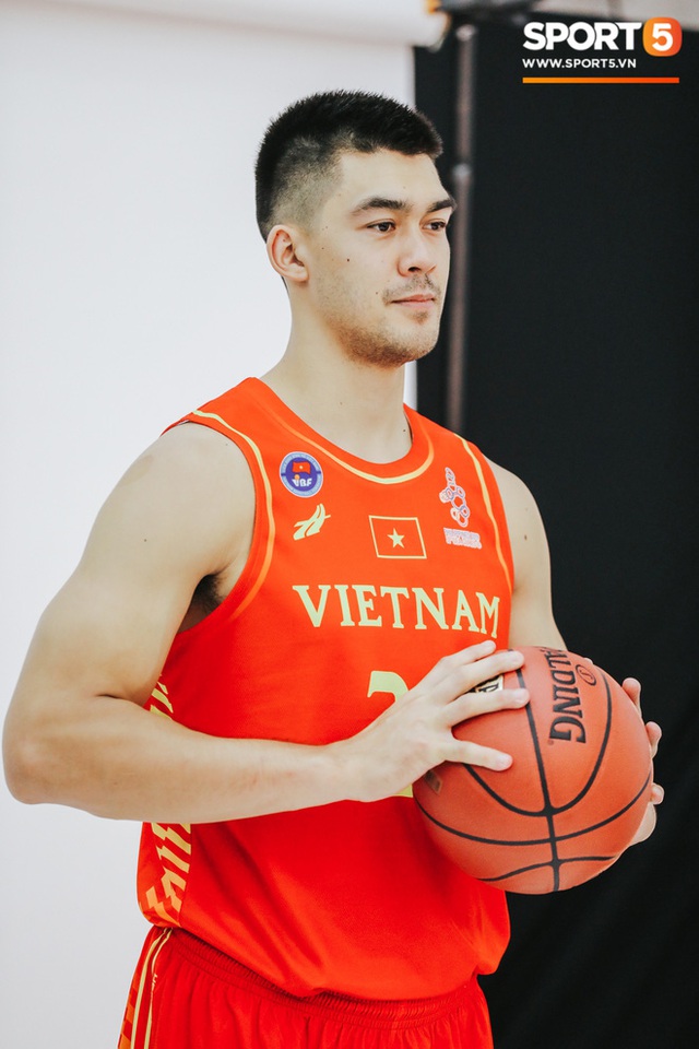 Nam thần cơ bắp của đội tuyển bóng rổ Việt Nam dự SEA Games 30: Đang học thạc sĩ tại Mỹ, trở về Việt Nam vì muốn cống hiến cho tổ quốc - Ảnh 6.