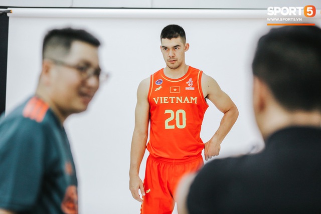 Nam thần cơ bắp của đội tuyển bóng rổ Việt Nam dự SEA Games 30: Đang học thạc sĩ tại Mỹ, trở về Việt Nam vì muốn cống hiến cho tổ quốc - Ảnh 7.