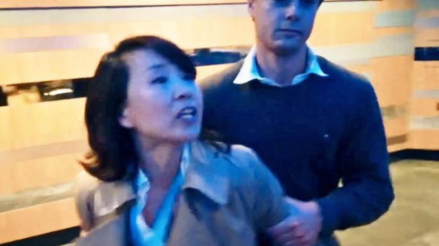  Phóng viên Trung Quốc lãnh án vì tát nhà hoạt động tại Anh  - Ảnh 2.