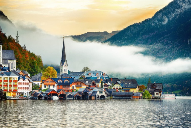 Trước vụ cháy ngày hôm nay, Hallstatt (Áo) được biết đến là thị trấn cổ nghìn năm với những hình ảnh đẹp mê ảo - Ảnh 3.