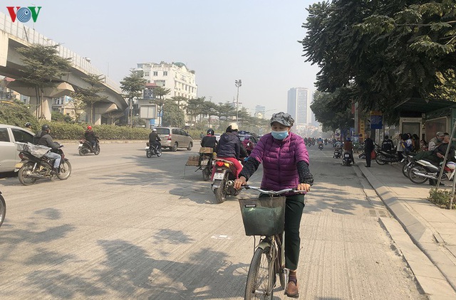 Cuối năm, Hà Nội lại đào đường lát đá vỉa hè, phố phường bụi mù mịt - Ảnh 15. Cuối năm, Hà Nội lại đào đường lát đá vỉa hè, phố phường bụi mù mịt - Ảnh 15.