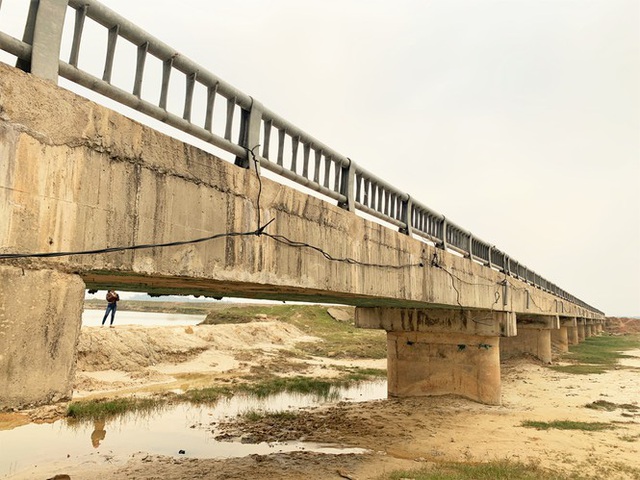 Cầu tiền tỷ lộ lõi xốp, UBND tỉnh Hà Tĩnh yêu cầu kiểm định chất lượng - Ảnh 2.