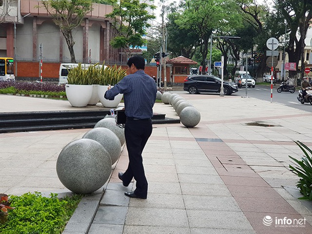 Nên di dời 43 quả cầu đá quây trước Trung tâm Hành chính TP Đà Nẵng? - Ảnh 15.