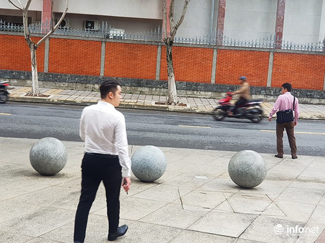 Nên di dời 43 quả cầu đá quây trước Trung tâm Hành chính TP Đà Nẵng? - Ảnh 18.