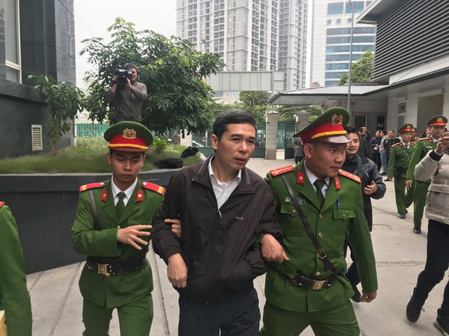 Tuyên án vụ MobiFone mua AVG: Bị cáo Nguyễn Bắc Son bị tuyên án Chung thân, Trương Minh Tuấn 14 năm tù - Ảnh 2.