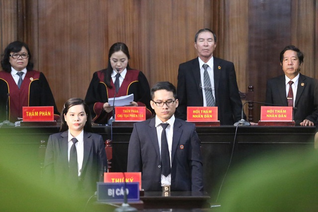  [Nóng] Cựu Phó Chủ tịch UBND TPHCM Nguyễn Hữu Tín lĩnh 7 năm tù vì giao đất vàng cho Vũ nhôm - Ảnh 1.