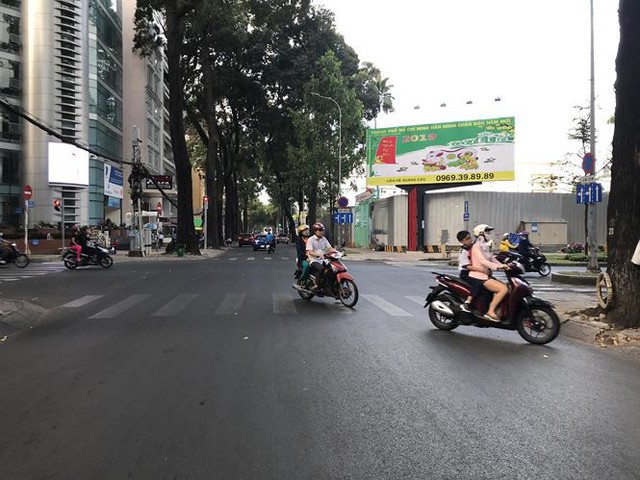 Ngày đầu đi làm sau kỳ nghỉ Tết, trung tâm Sài Gòn thông thoáng - Ảnh 11.