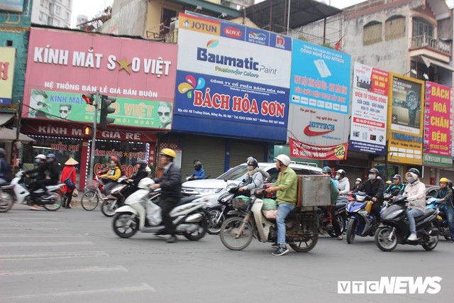 Bến xe, phố phường Thủ đô thông thoáng khác thường ngày đầu đi làm sau kỳ nghỉ Tết - Ảnh 11.