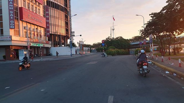 Ngày đầu đi làm sau kỳ nghỉ Tết, trung tâm Sài Gòn thông thoáng - Ảnh 4.