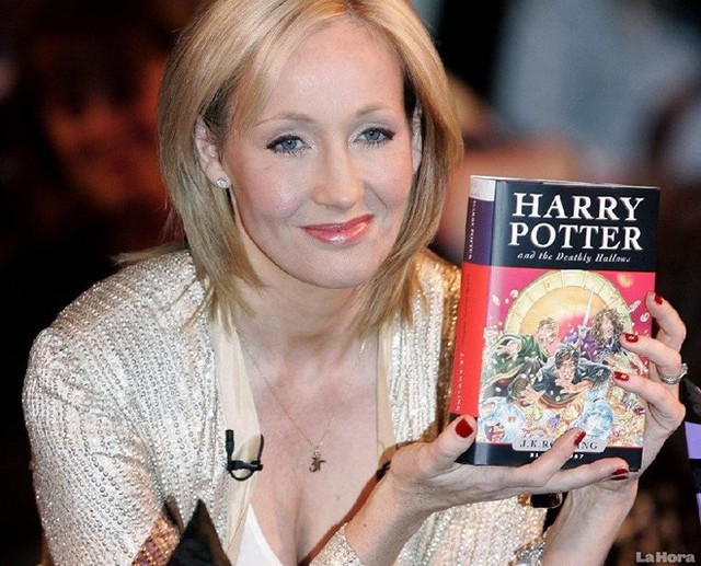 Từ mẹ đơn thân, chật vật trong nghèo đói đến nhà văn triệu phú, J.K. Rowling là minh chứng sống của sự thành công nhờ dám phá vỡ các nguyên tắc cá nhân - Ảnh 1.