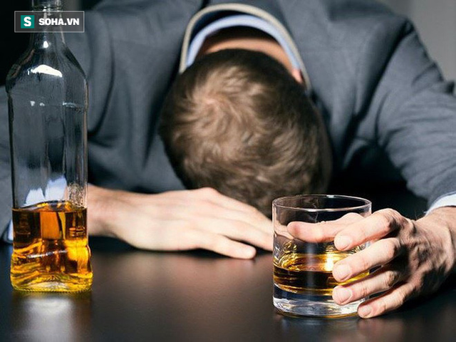2 sai lầm khi giải rượu và 2 cách giảm nhẹ tác hại: Người uống rượu nên biết điều này sớm - Ảnh 1.