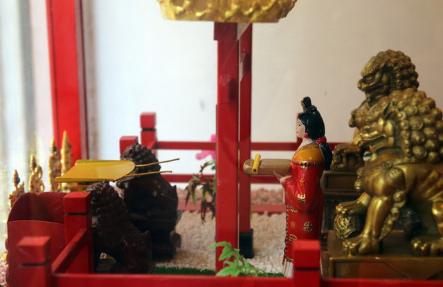 Đầu năm, dân Sài Gòn đội nắng xin quẻ ở máy nhả xăm tự động trong chùa - Ảnh 15.