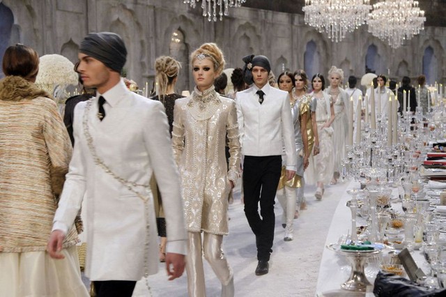 14 show diễn huyền thoại của Chanel dưới thời Karl Lagerfeld khiến giới mộ điệu thổn thức - Ảnh 44.