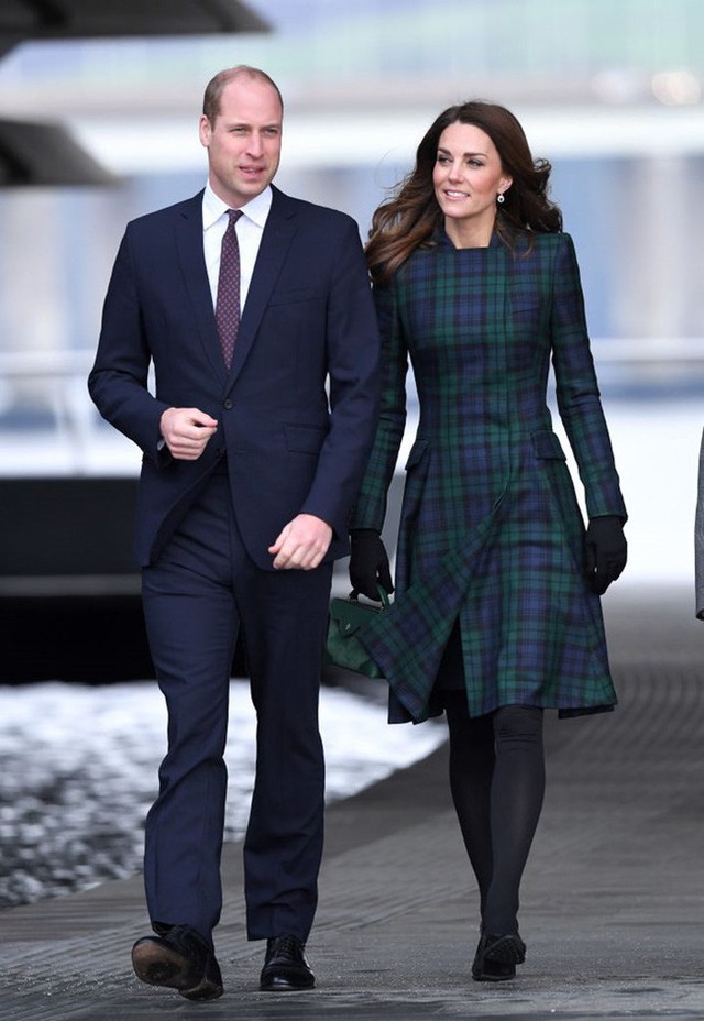 Công nương Kate ngày càng gầy gò vì căng thẳng với em dâu Meghan và đột ngột chuyển trường cho Công chúa Charlotte - Ảnh 1. Công nương Kate ngày càng gầy gò vì căng thẳng với em dâu Meghan và đột ngột chuyển trường cho Công chúa Charlotte - Ảnh 1.