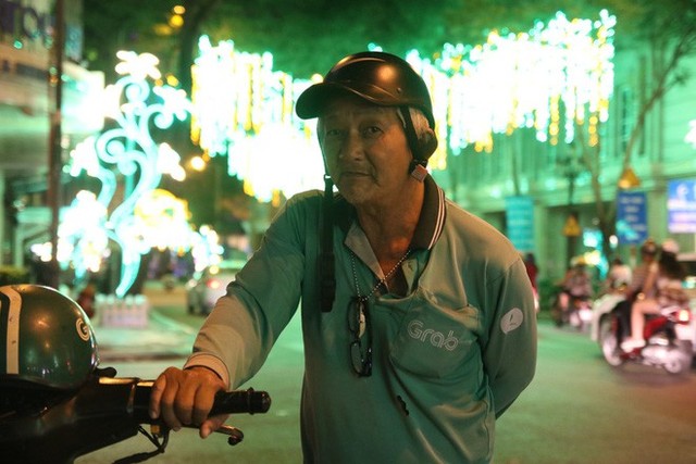  Đường phố Sài Gòn lung linh huyền ảo trong những ngày cuối năm - Ảnh 18.
