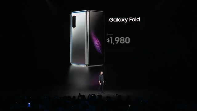 Smartphone màn hình gập Samsung Galaxy Fold chính thức ra mắt: Giá 1980 USD, màn hình 4.6 inch gập mở thành 7.3 inch, RAM 12GB, 6 camera, bộ nhớ trong 512GB UFS 3.0 - Ảnh 9.