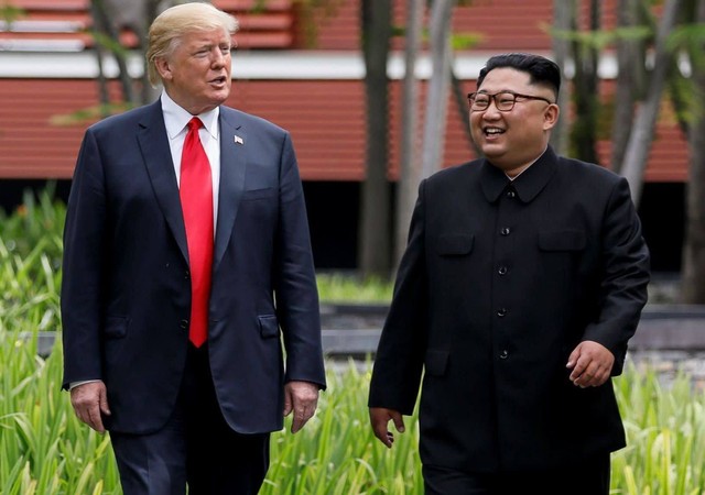 Con đường từ kẻ thù tới tuyên bố “phải lòng nhau” của Donald Trump và Kim Jong Un - Ảnh 5.