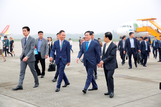 Phó Thủ tướng Vương Đình Huệ bay khai trương đường bay mới của Bamboo Airways tới Vinh - Ảnh 1.