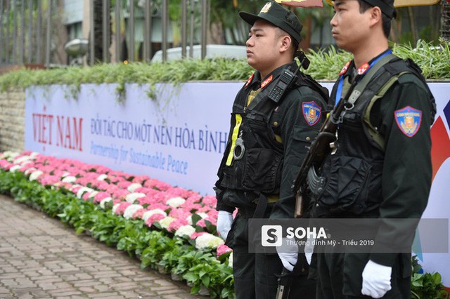  [Ảnh] 3 chú khuyển đặc biệt kiểm tra khách sạn Melia trước ngày Chủ tịch Kim Jong-Un đến Việt Nam - Ảnh 5.