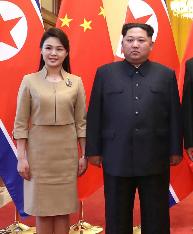 Phu nhân nhà lãnh đạo Kim Jong-un: Người phụ nữ học hỏi phong cách Hoàng gia, làm nên cuộc cách mạng thời trang cho phái đẹp Triều Tiên - Ảnh 8.