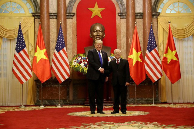 [NÓNG] Tổng thống Trump đã tới Phủ Chủ tịch để tham gia hội đàm cùng Tổng Bí thư, Chủ tịch nước Nguyễn Phú Trọng - Ảnh 9.