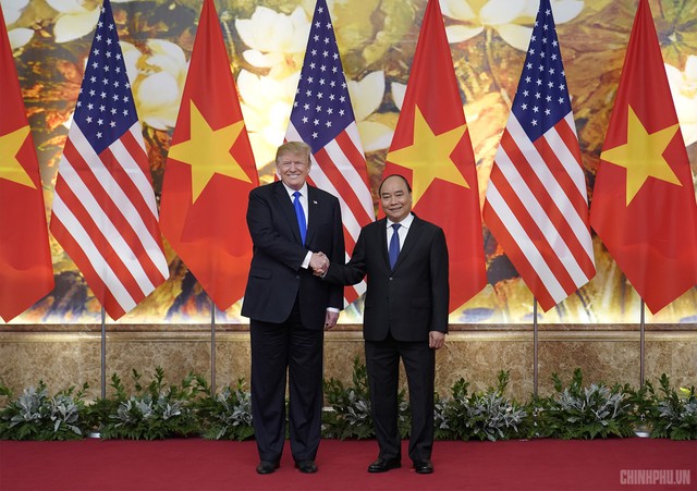 Thủ tướng Nguyễn Xuân Phúc đón Tổng thống Hoa Kỳ Donald Trump - Ảnh 9.