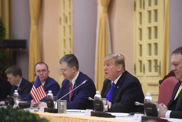 [NÓNG] Tổng thống Trump đã tới Phủ Chủ tịch để tham gia hội đàm cùng Tổng Bí thư, Chủ tịch nước Nguyễn Phú Trọng - Ảnh 5.