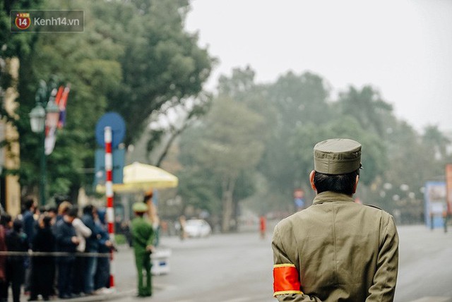 Hà Nội những ngày này, đi đâu cũng thấy niềm háo hức và rộn rã của một “điểm đến hoà bình” - Ảnh 6.