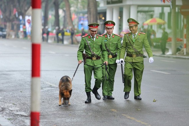 Lực lượng an ninh Việt Nam dày đặc bảo vệ khách sạn Metropole - địa điểm tổ chức thượng đỉnh Mỹ-Triều - Ảnh 7.