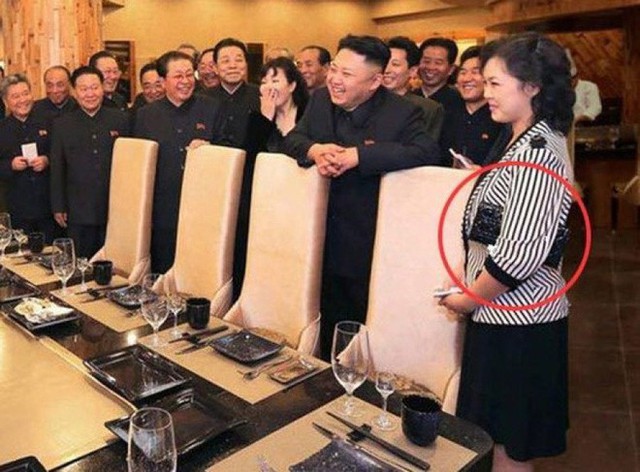 Những mẫu túi xách hàng hiệu chất đến từng đồng của phu nhân ông Kim Jong Un - Ảnh 9.