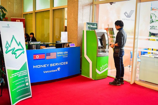 Vietcombank là ngân hàng duy nhất cung cấp dịch vụ tiền tệ tại Trung tâm báo chí Hội nghị thượng đỉnh Mỹ - Triều - Ảnh 1.