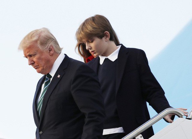 Cuộc sống đi lùi để quay lại vạch đích của con trai út Tổng thống Trump: Đến trường học cũng sang chảnh bậc nhất nước Mỹ - Ảnh 1.