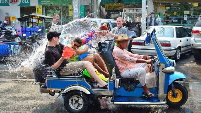 Các quốc gia Á Đông đón Tết: muôn hình muôn vẻ và thú vị đến bất ngờ - Ảnh 10. Các quốc gia Á Đông đón Tết: muôn hình muôn vẻ và thú vị đến bất ngờ - Ảnh 10.
