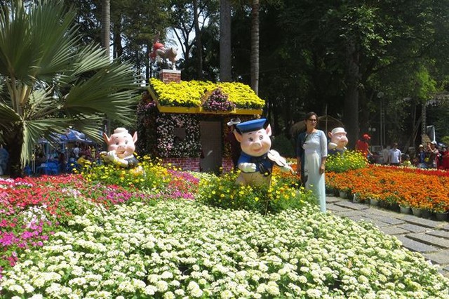 Đi chơi tết, dân Sài Gòn thích thú ngắm kỳ hoa dị thảo - Ảnh 22.