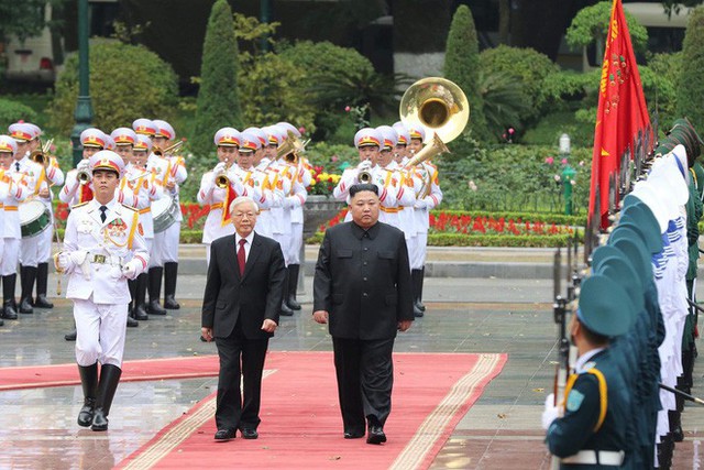 Chủ tịch Kim Jong Un đến Văn phòng Chính phủ, hội kiến Thủ tướng Nguyễn Xuân Phúc - Ảnh 7. Chủ tịch Kim Jong Un đến Văn phòng Chính phủ, hội kiến Thủ tướng Nguyễn Xuân Phúc - Ảnh 7.